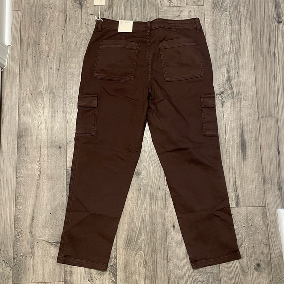 Women’s Pants - Picture 2 of 5